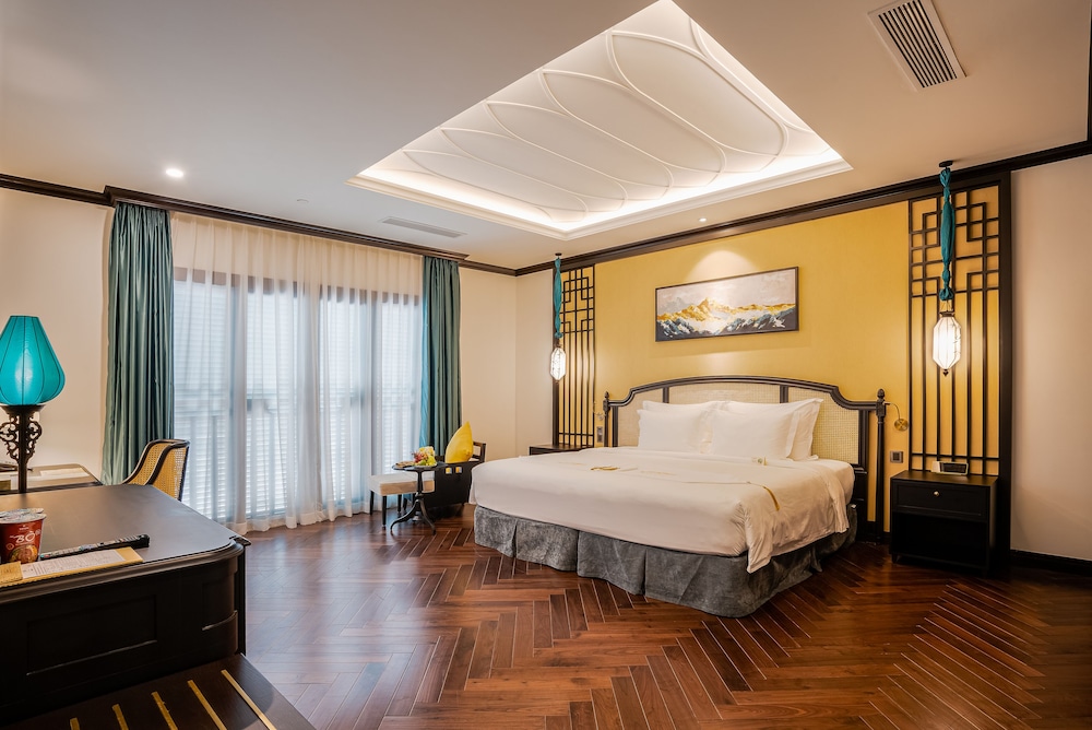 Club Deluxe Room