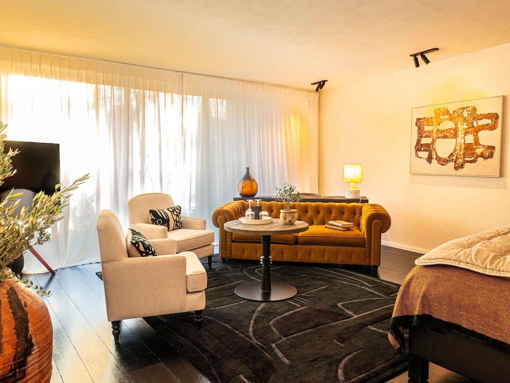 Presidential Suite, 1 King Bed, Balcony, Pool View