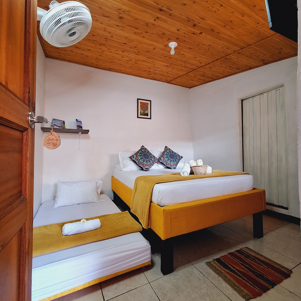Family Triple Room, Multiple Beds, Ensuite, Courtyard View photo 1