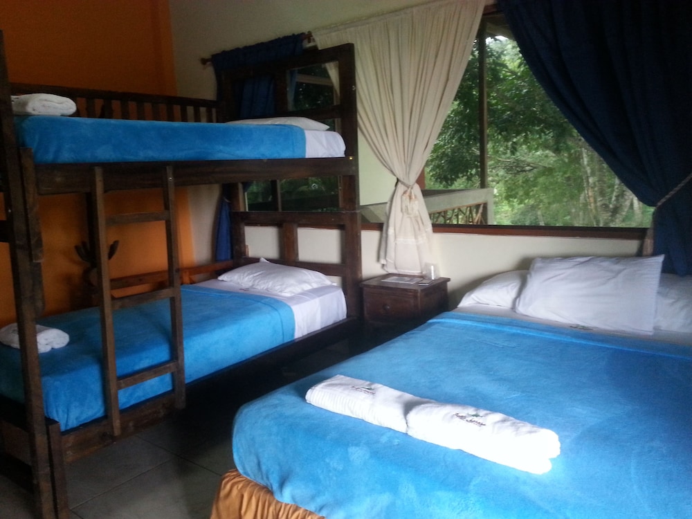 Standard Quadruple Room (Air Conditioner) photo 2