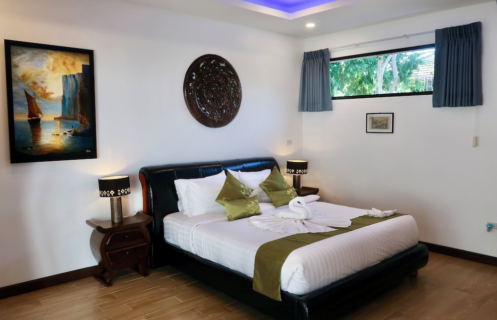 Villa photo 2
