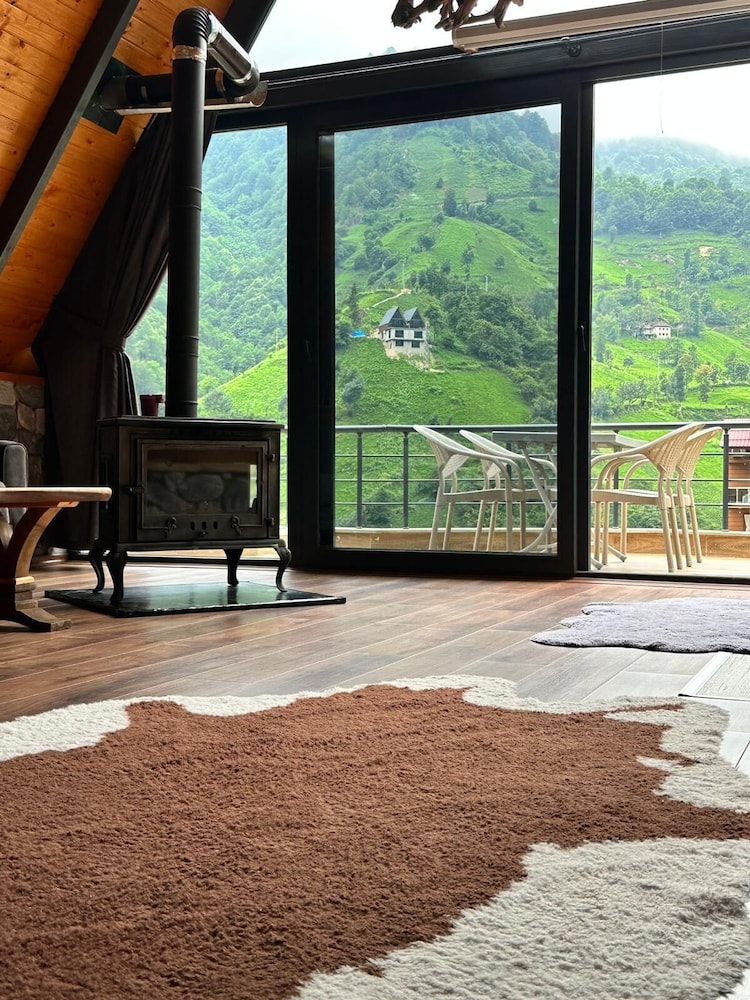 Basic Bungalow, Balcony, Mountain View photo 3