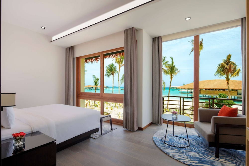 Duplex three bedroom villa with private pool & free access to VIP seaplane lounge on arrival - Photo 2
