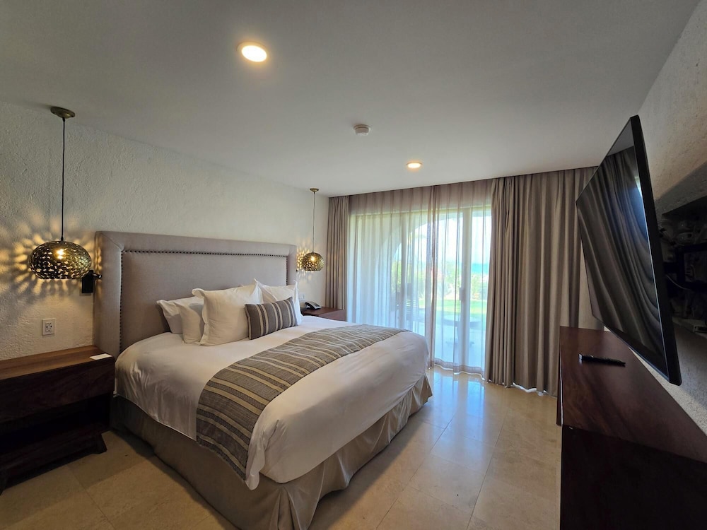 Master One Bedroom Suite