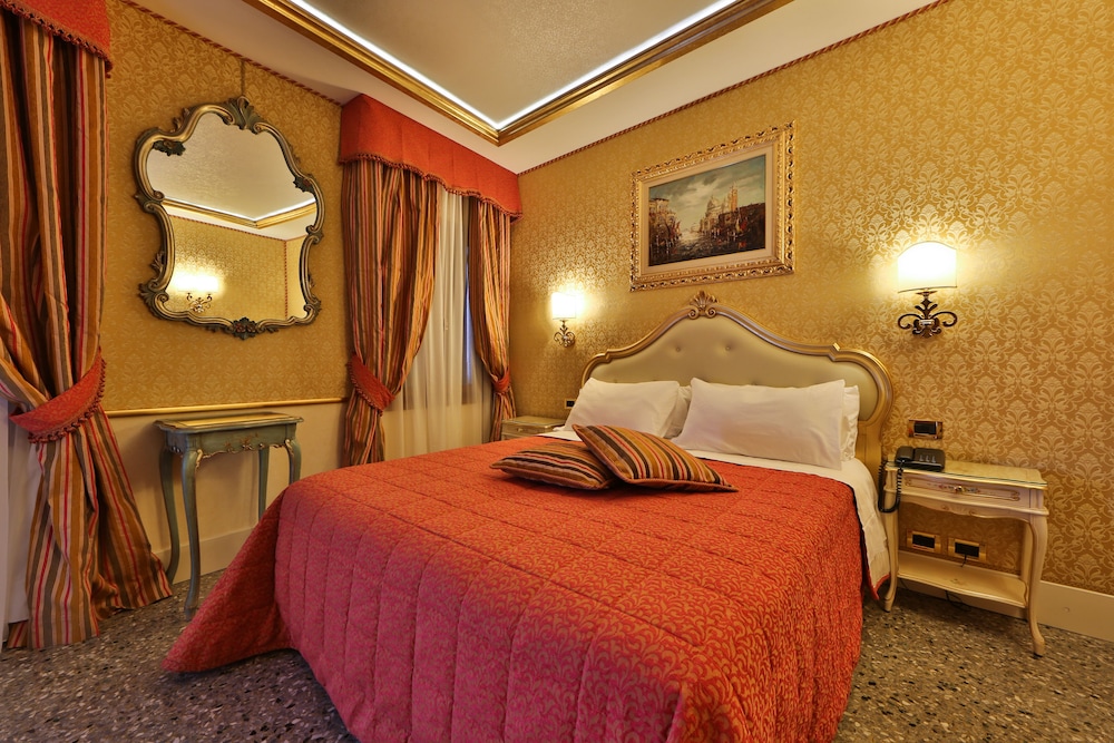 Superior Room, 1 Queen Bed, Non Smoking (Twin bed on request)