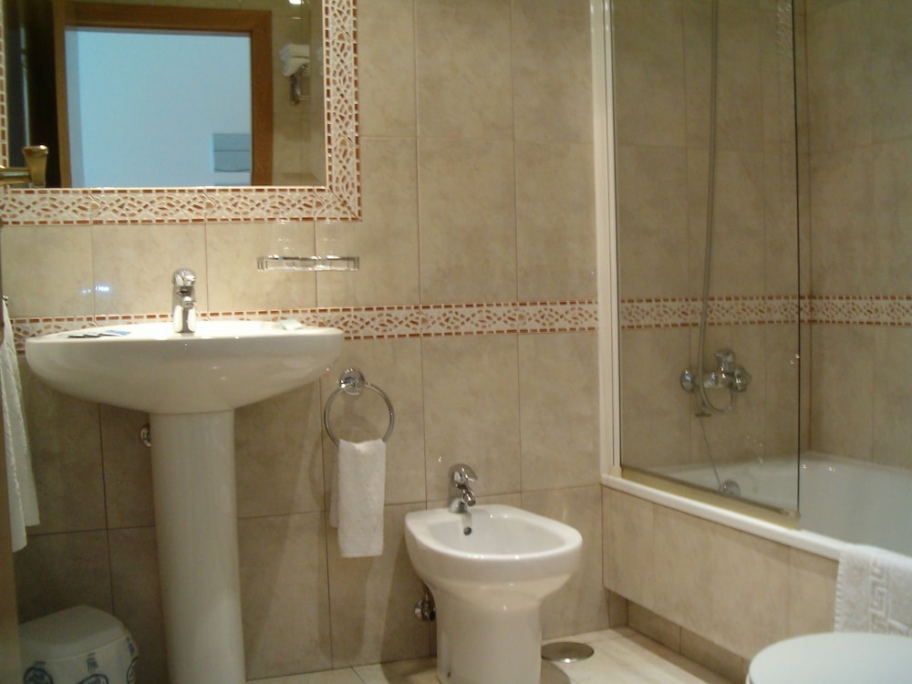 Double or Twin Room photo 2