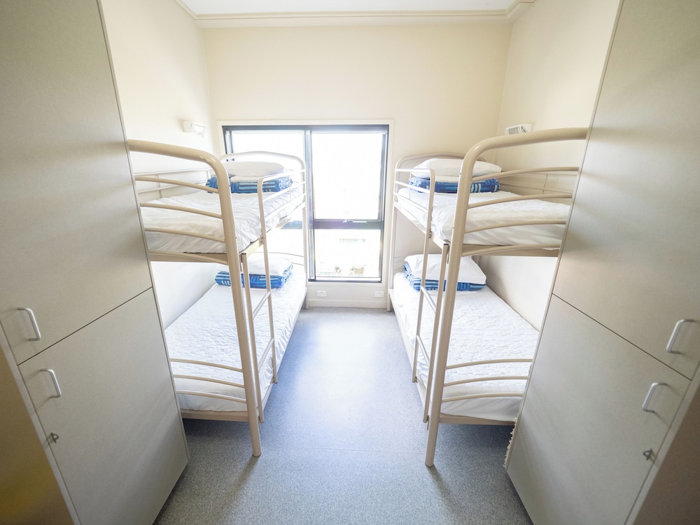 Bed in 4-Bed Mixed Dormitory with Ensuite