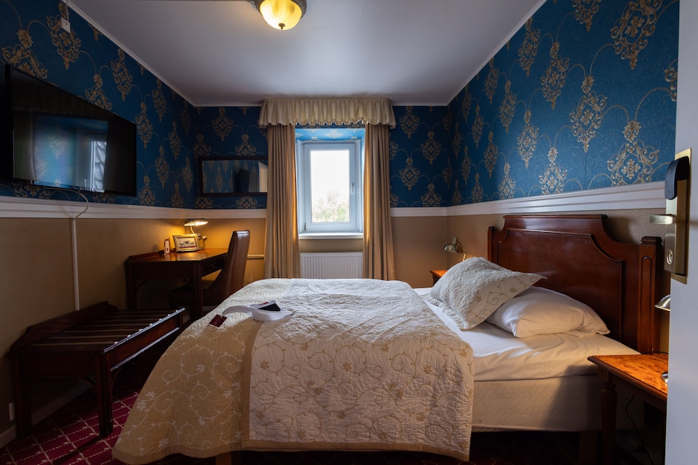 Economy Double Room, 1 Double Bed (140 cm) thumbnail 5