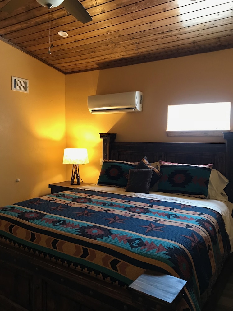 Emory Suite photo 1
