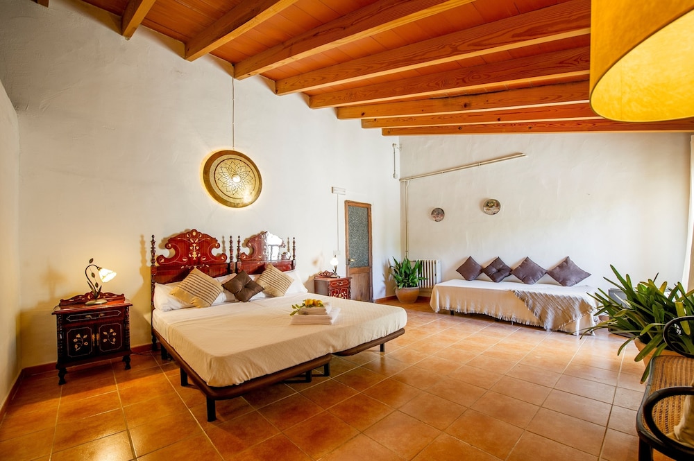 Traditional Double Room, 1 Bedroom, Non Smoking photo 3