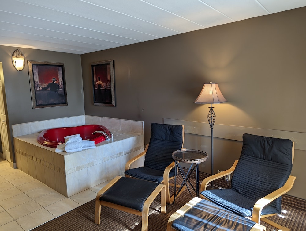 Studio Suite, 1 King Bed, Non Smoking photo 2