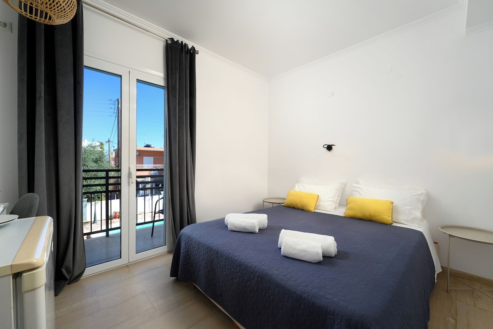 Double Room, Pool View - Photo 2