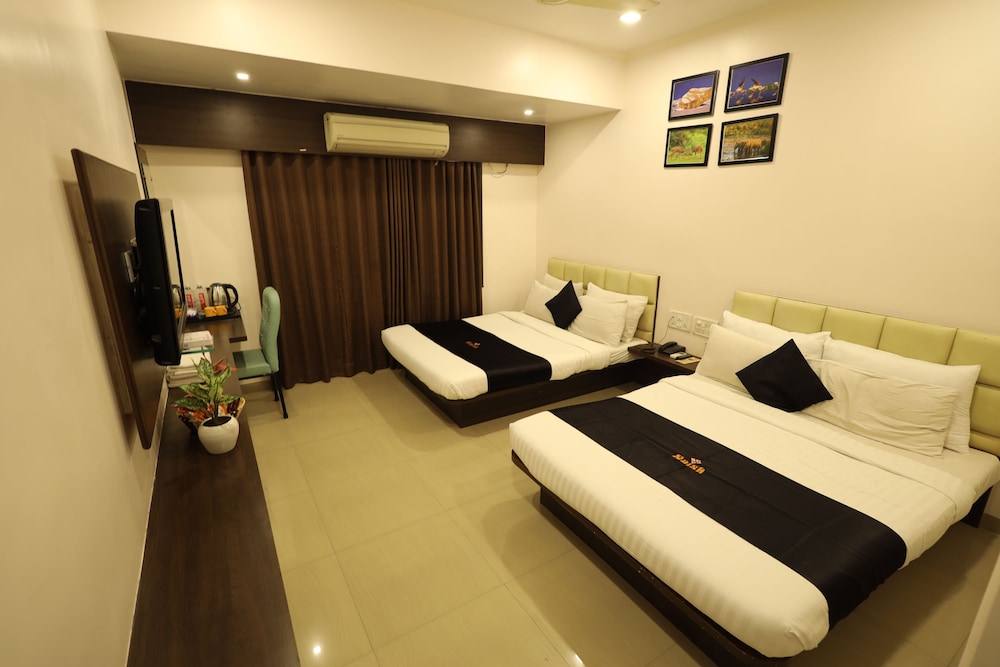 Deluxe Triple Room photo 3