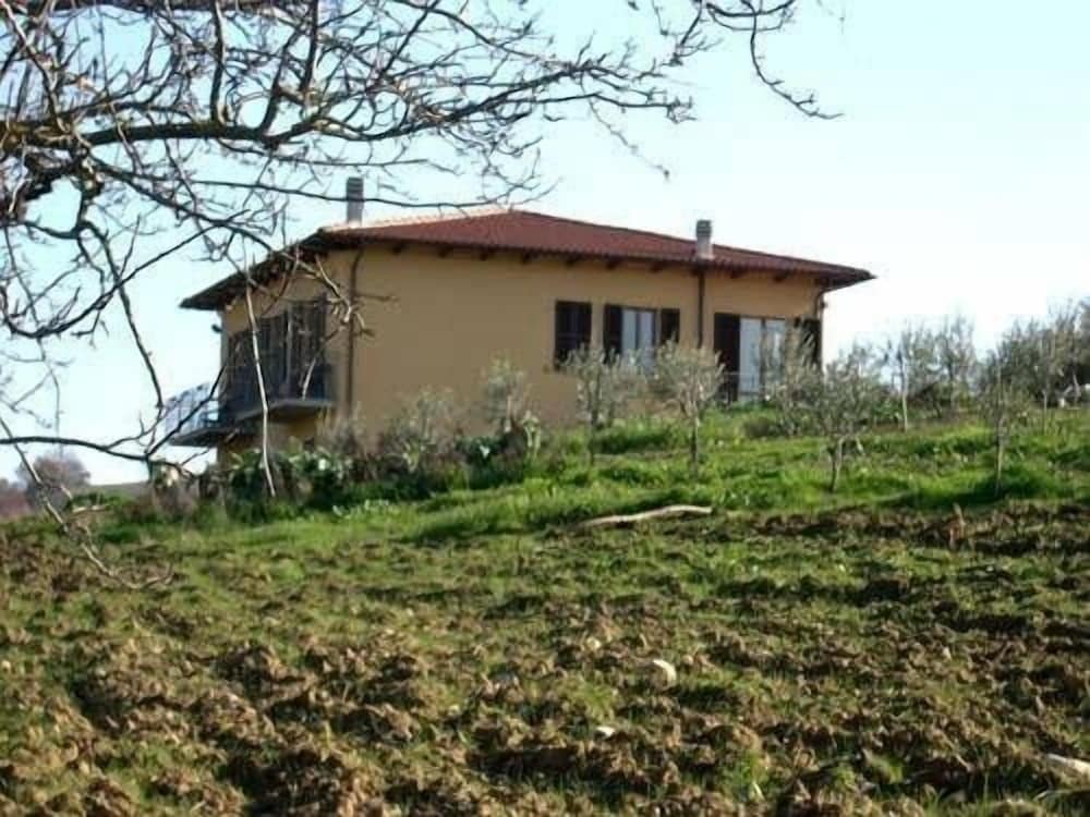 House, 3 Bedrooms photo 3