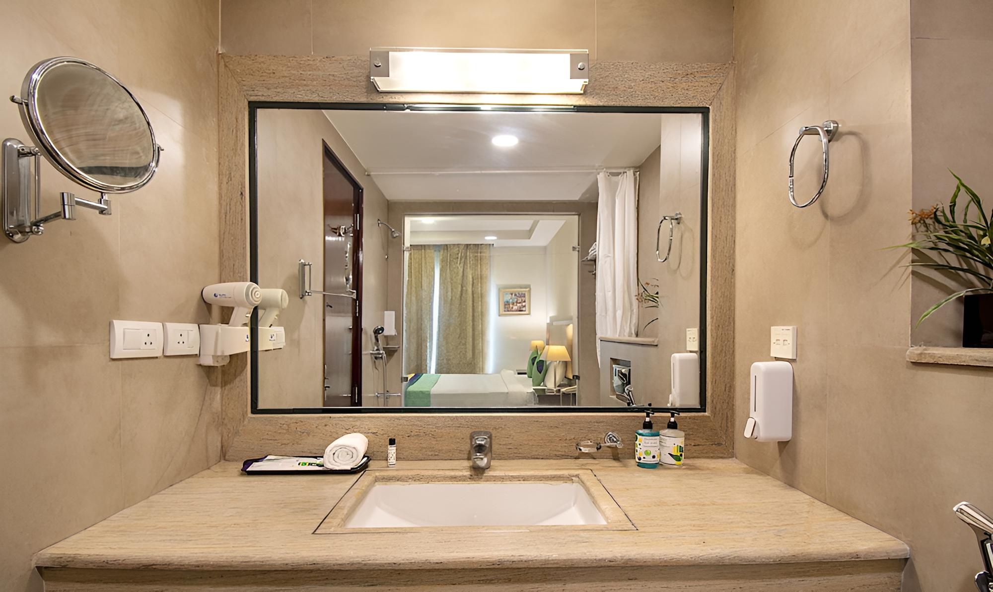 Deluxe Double or Twin Room photo 2