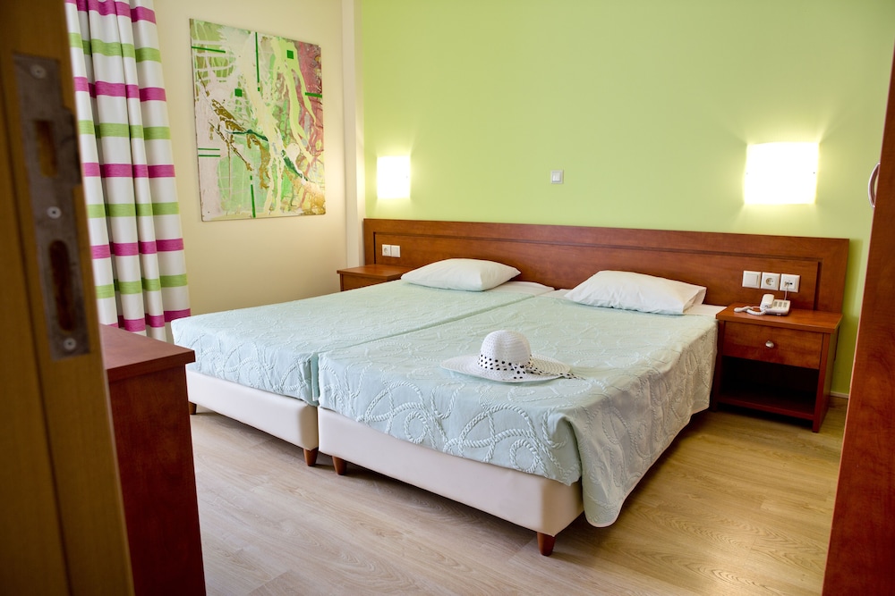 Double or Twin Room, Sea View photo 2