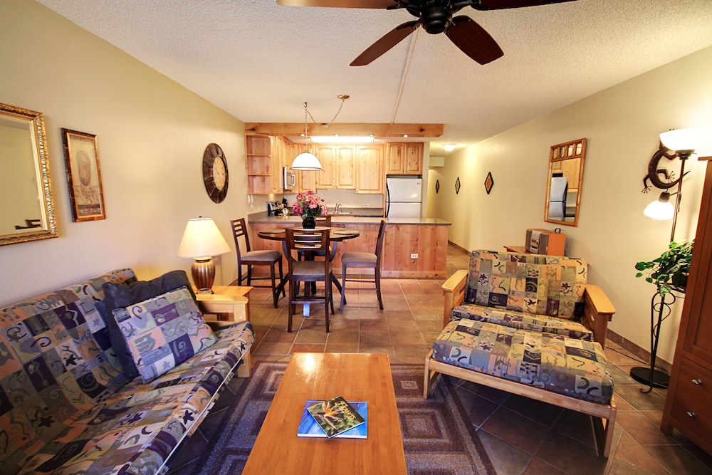 Suite, 1 Bedroom, 2 Bathrooms photo 2