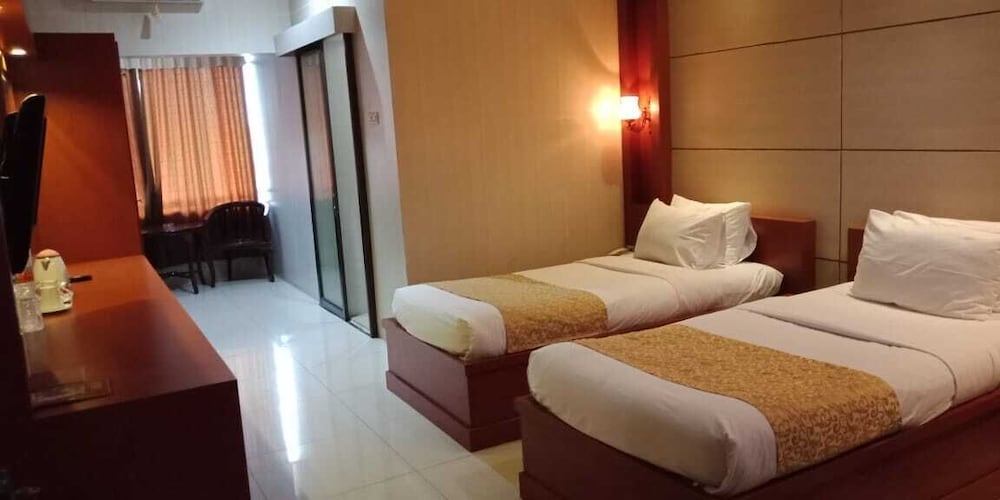 Junior Suite, 2 Twin Beds, Non Smoking - Photo 4