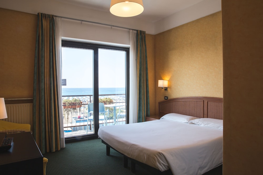 Double Room, Balcony, Sea View photo 1