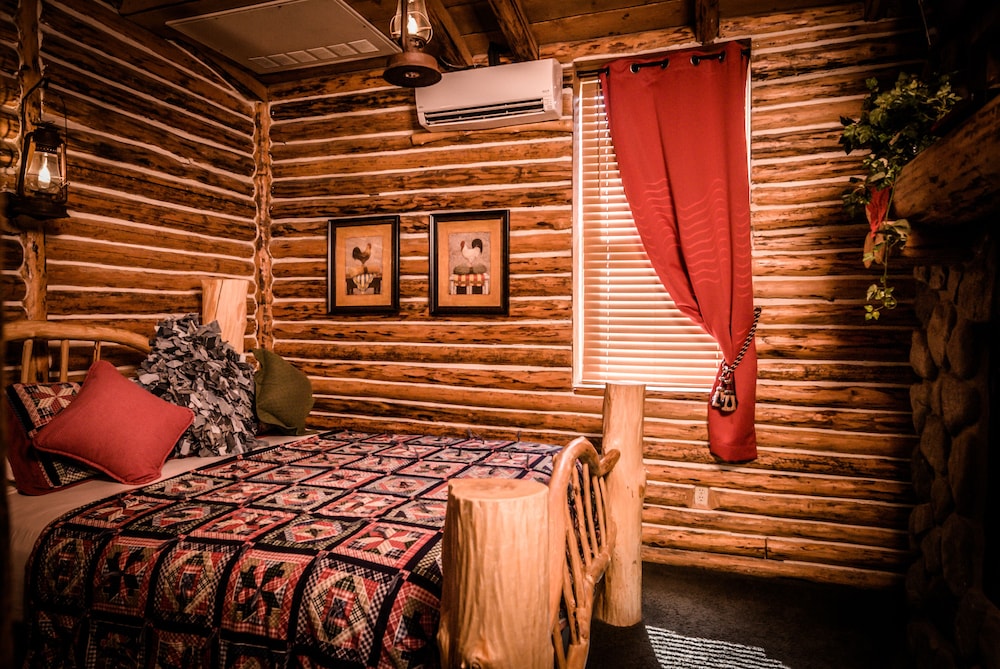 Room (Sun Valley) - Photo 2