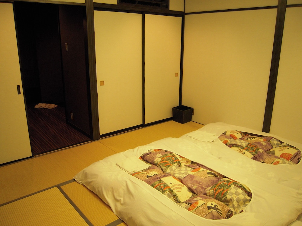 Japanese Style Room, 2 Japanese Futons, Smoking photo 2