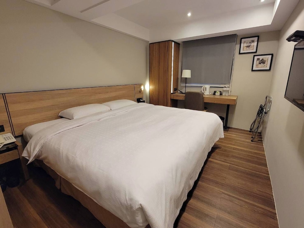 Double Room - Disability Access photo 2