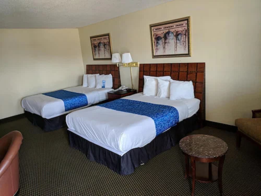 Room, 2 Queen Beds, Non Smoking - Photo 3