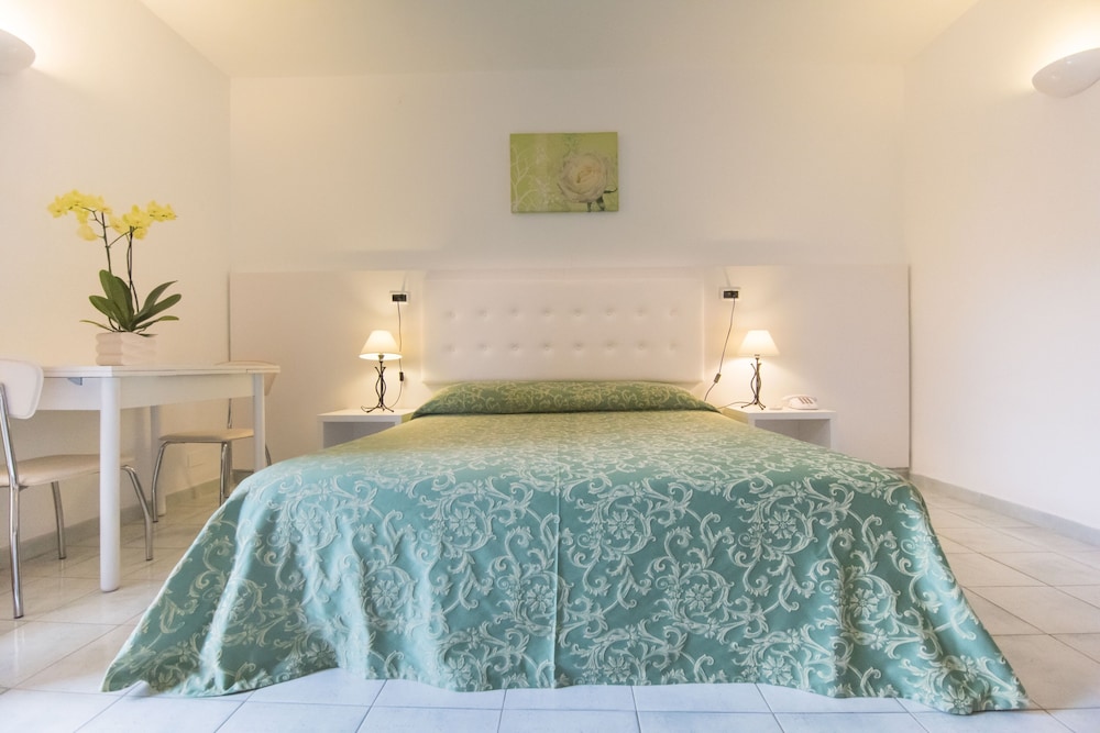 Double or Twin Room photo 3