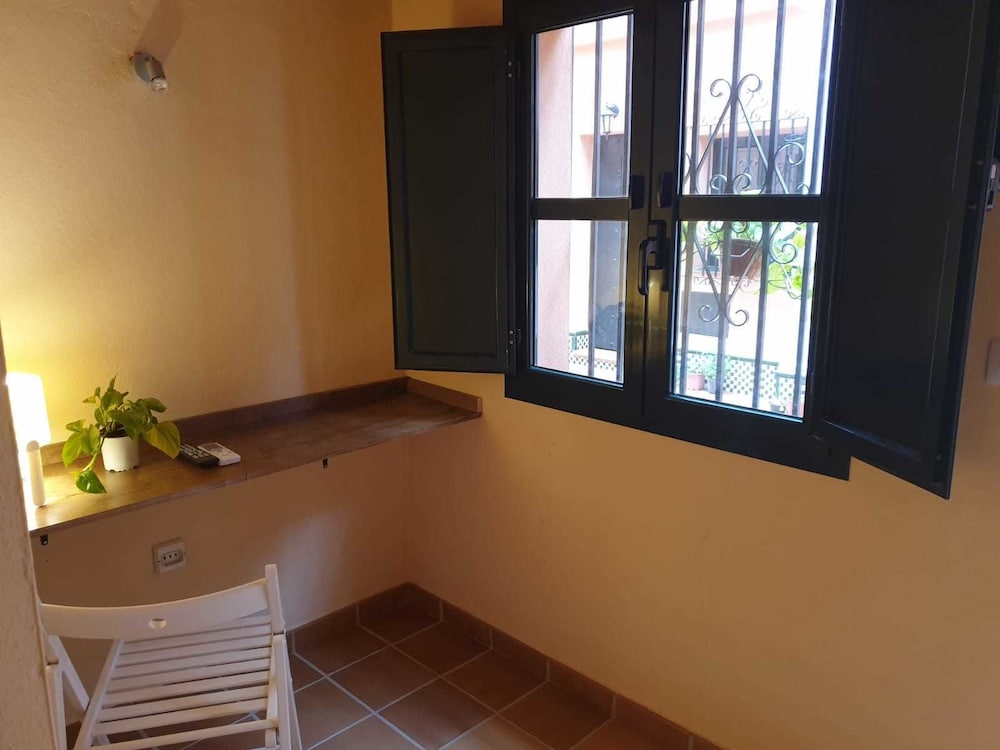 Double Room - Photo 6