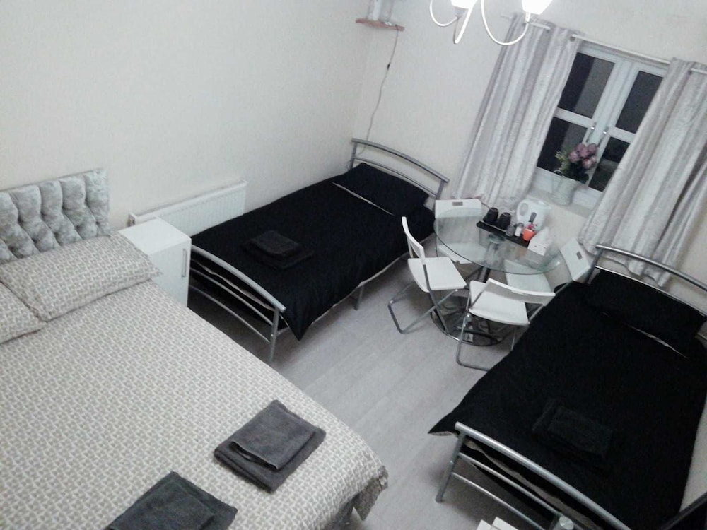 Large Family Room photo 1