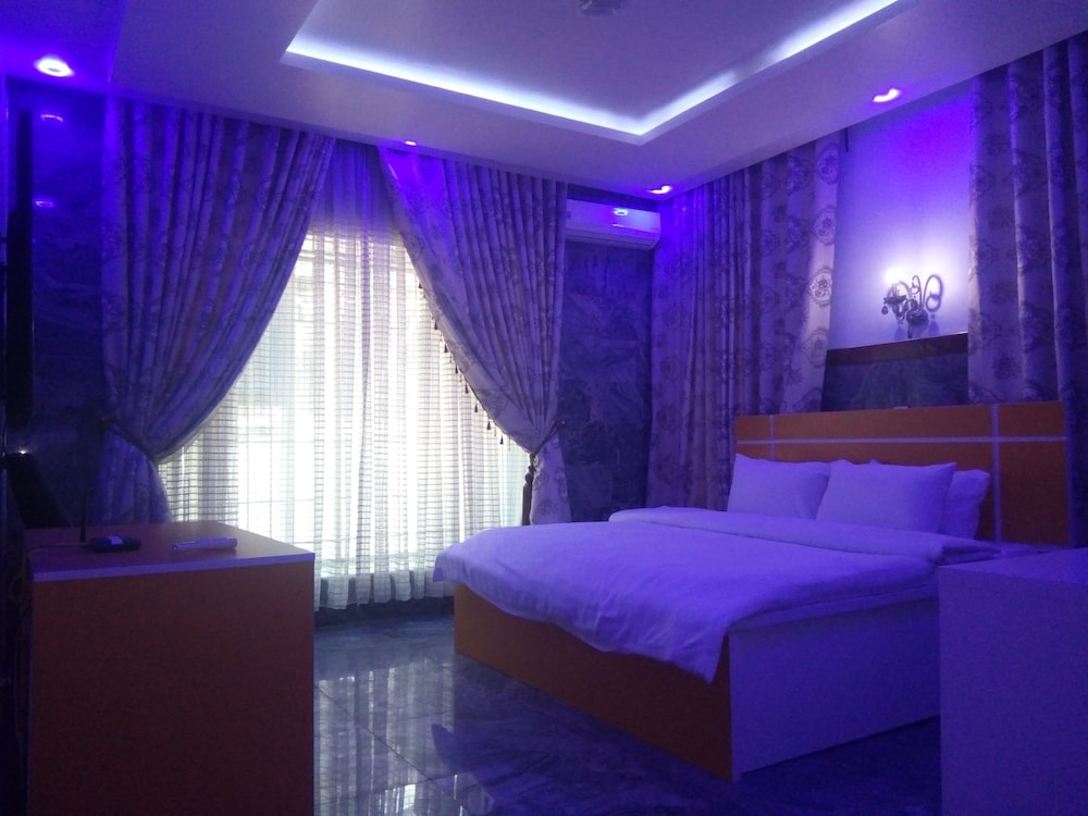 Standard Room photo 2