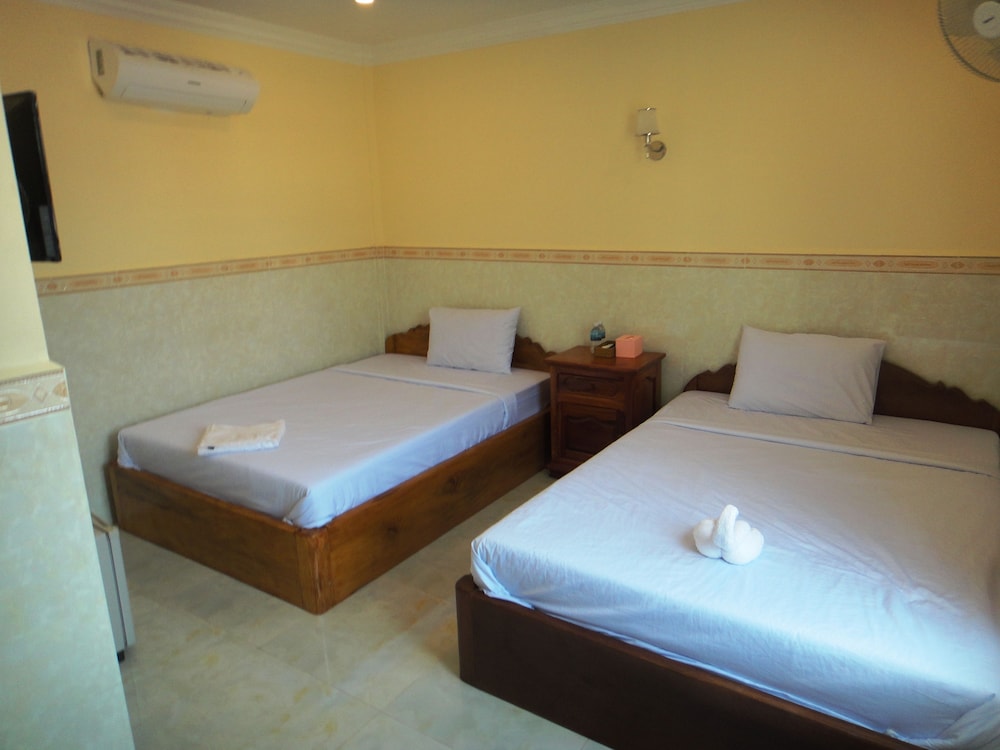 Standard Twin Room (with Fan)