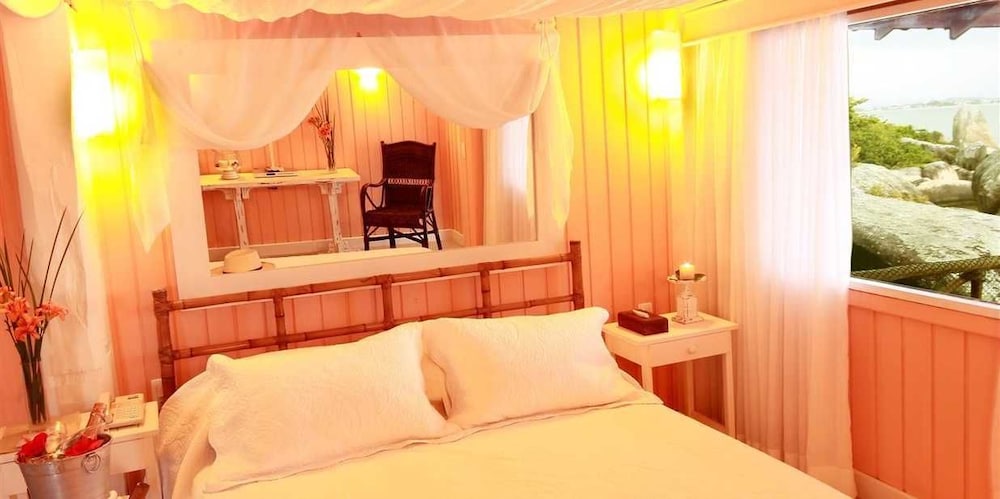 Deluxe Bungalow (Coral) photo 3