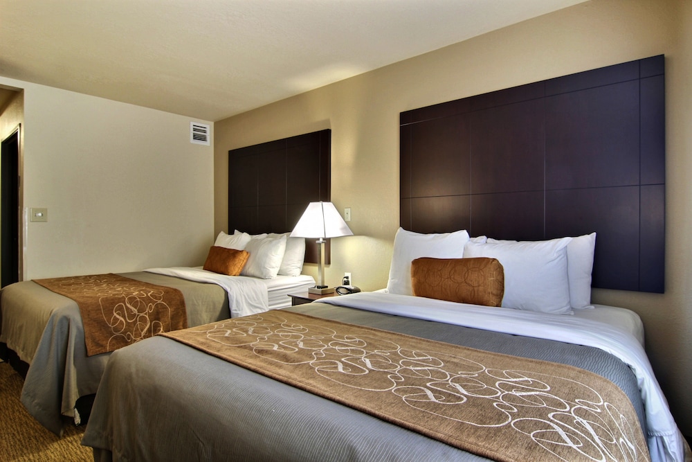 Suite, 2 Queen Beds, Non Smoking photo 1