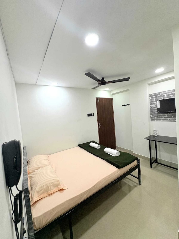 Senior Double Room photo 2