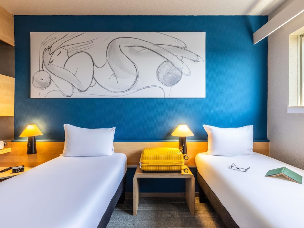 Standard Room with 3 Single Beds