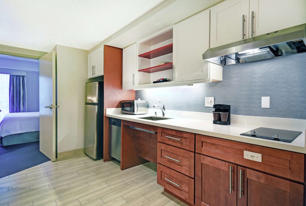 Suite, 2 Bedrooms, Accessible, Bathtub (1 King Bed, 1 Queen Bed with Sofa Bed) - Photo 4