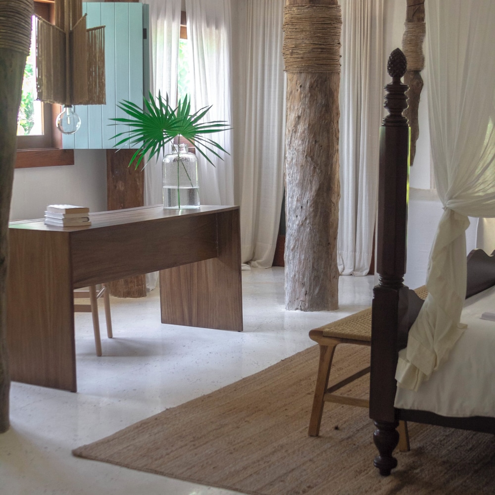 Superior Room, 1 King Bed, Beachfront - Photo 5