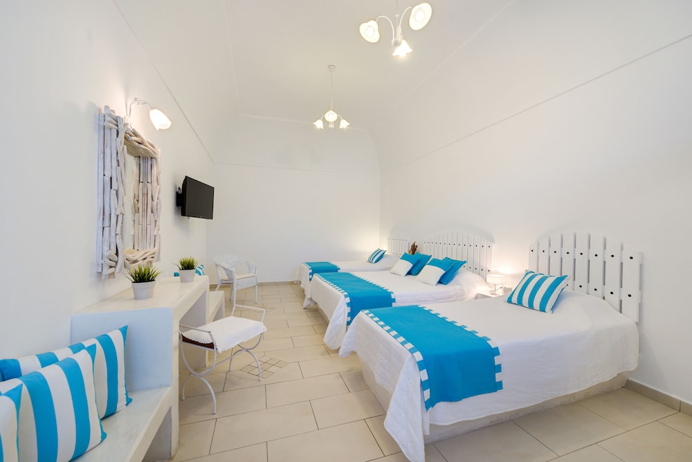 Quadruple Room (with Patio) - Photo 1