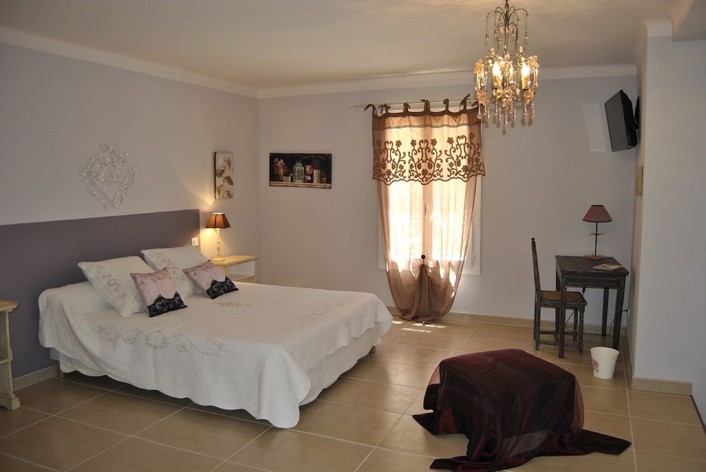 Suite (Fleur de Passion) photo 1