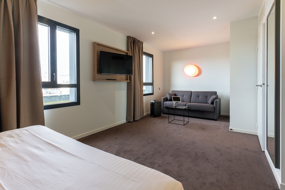 Standard Room, 2 Double Beds photo 1