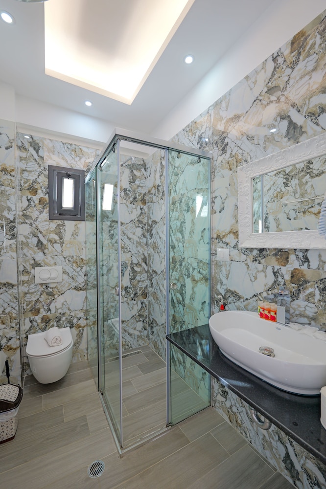 Double or Twin Room photo 2