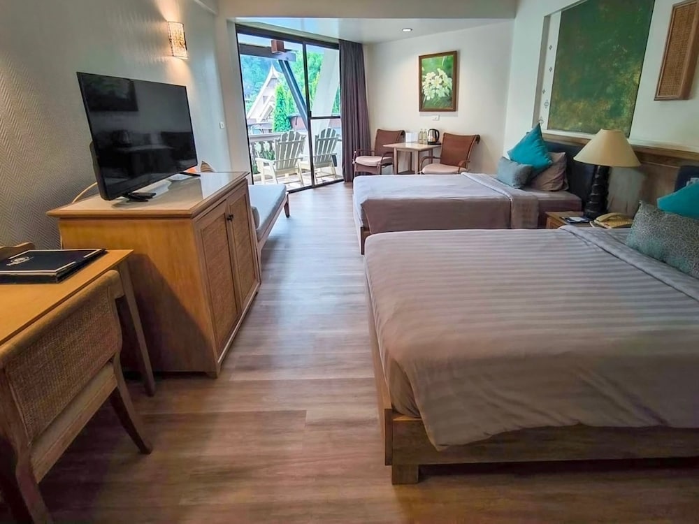 Deluxe Room - Photo 7