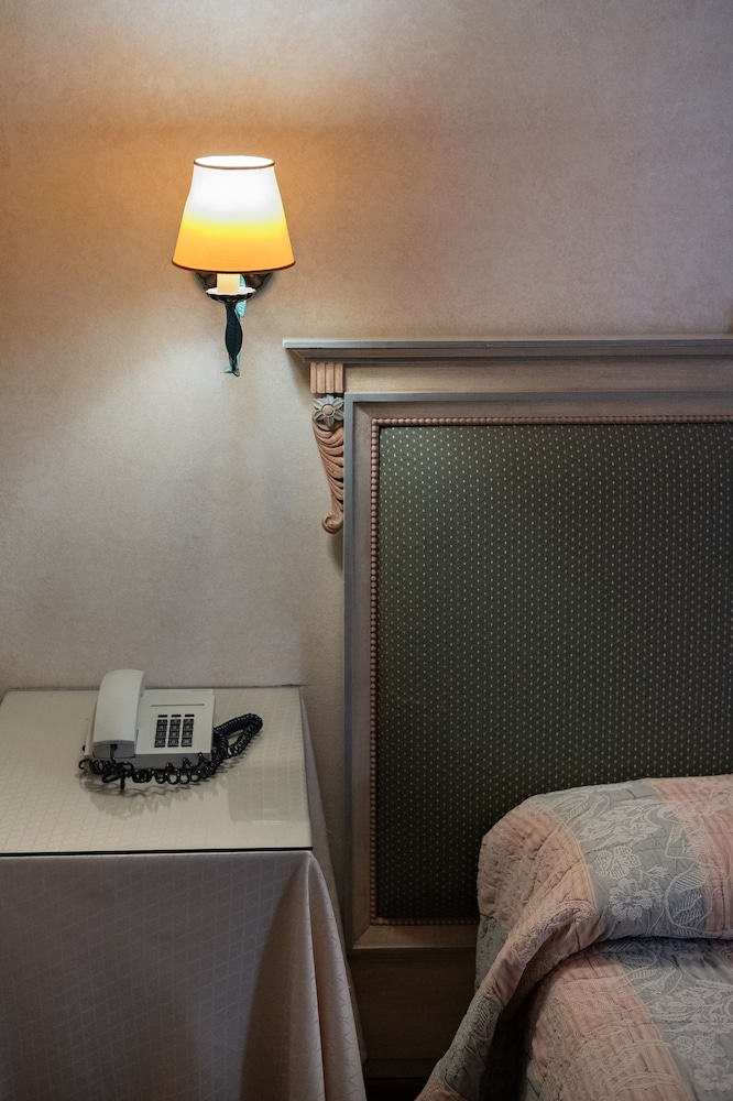 Economy Double Room - Photo 3