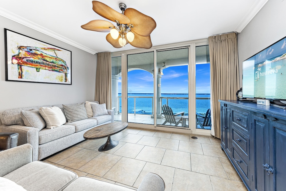 Classic Condo, 2 Bedrooms, Balcony