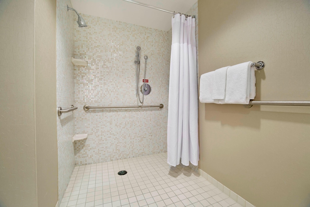 Suite, 2 Queen Beds - Photo 11