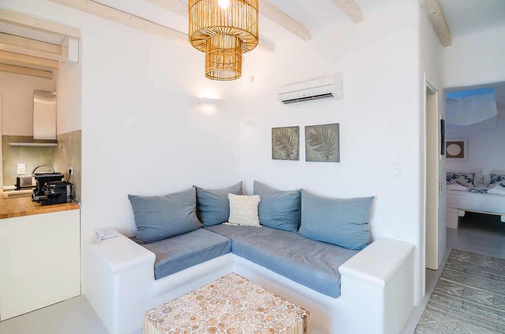 Superior Suite, Private Pool, Sea View photo 1