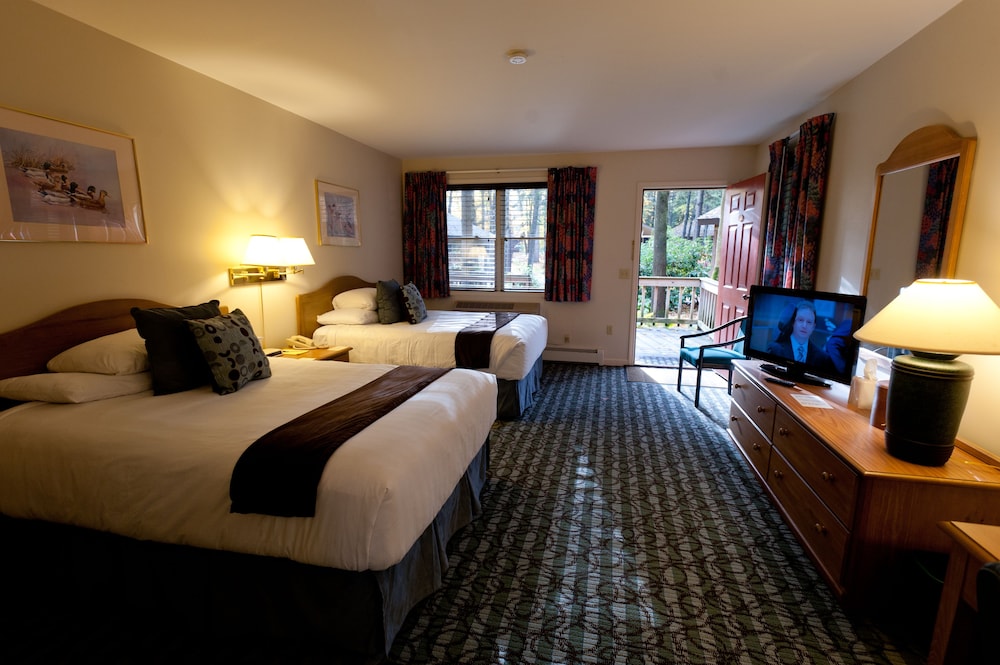 Standard Room, 2 Queen Beds photo 3