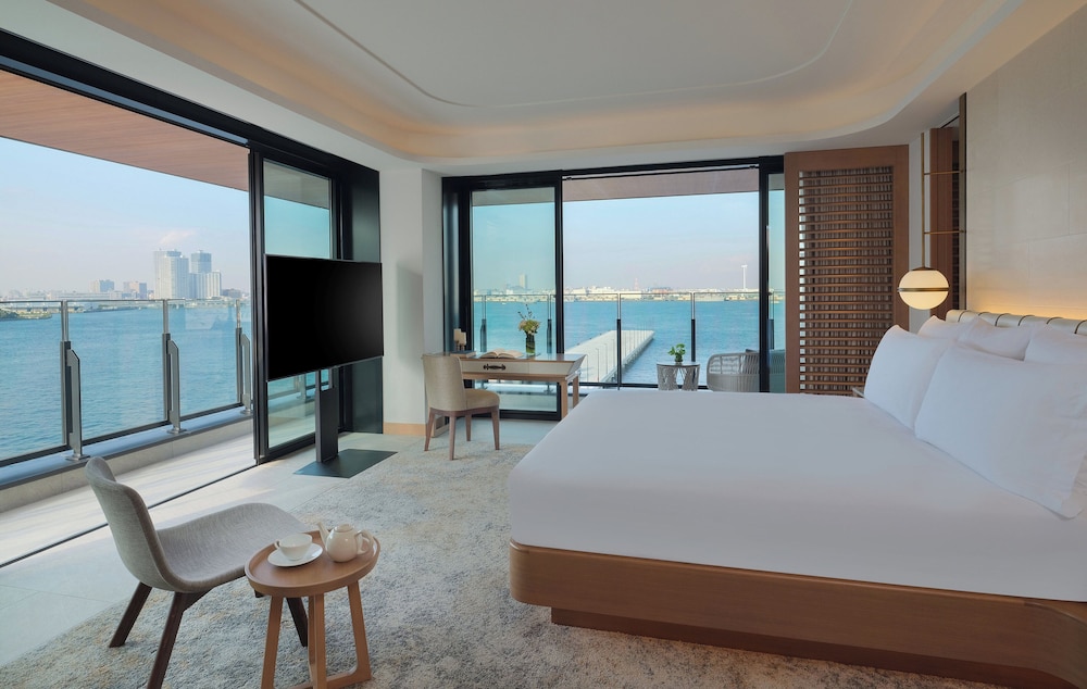 Signature Suite