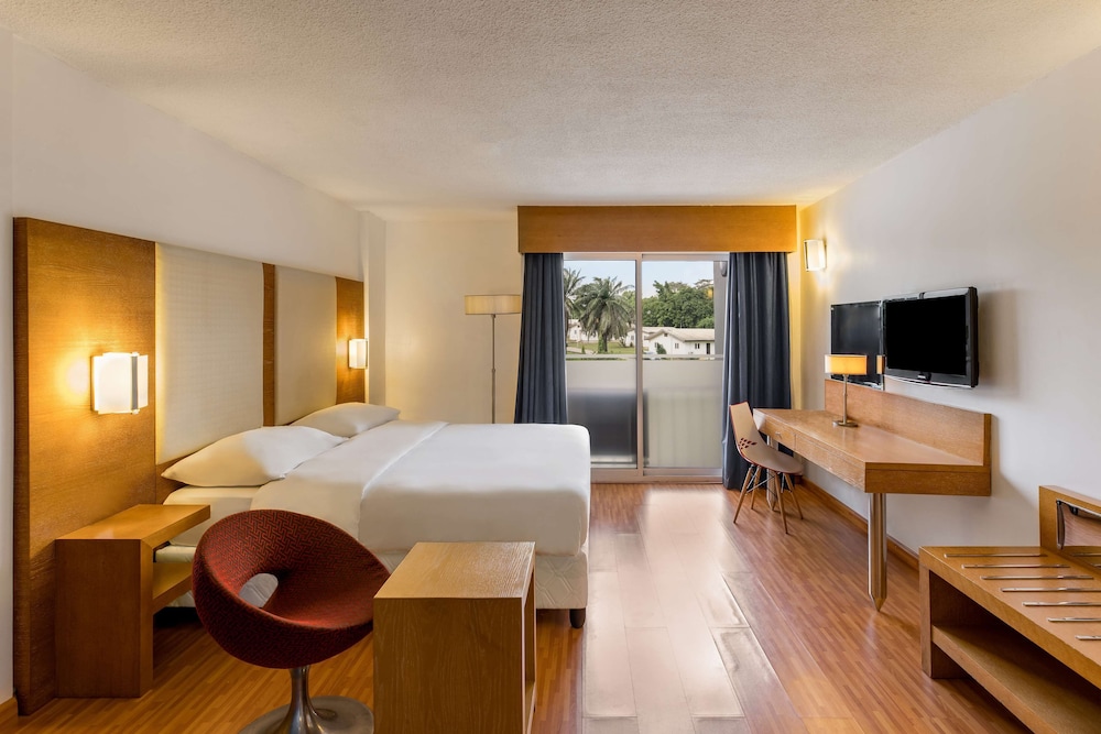 Superior Room, Balcony, Pool View photo 2